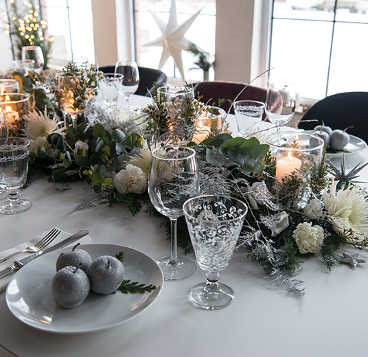 nyttaar-borddekning-2021-2-floriss.jpg